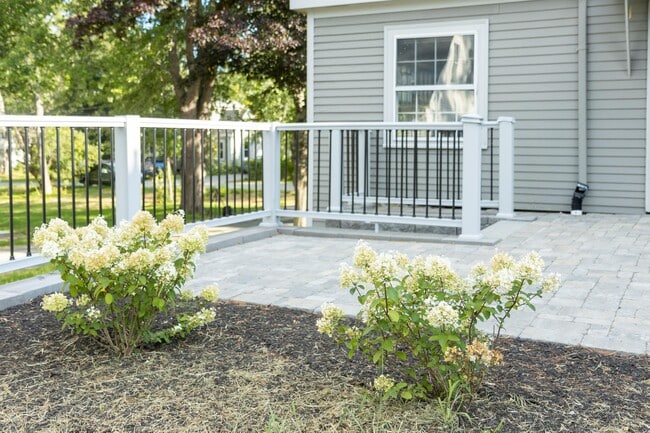 Building Photo - 37 Main Rd N