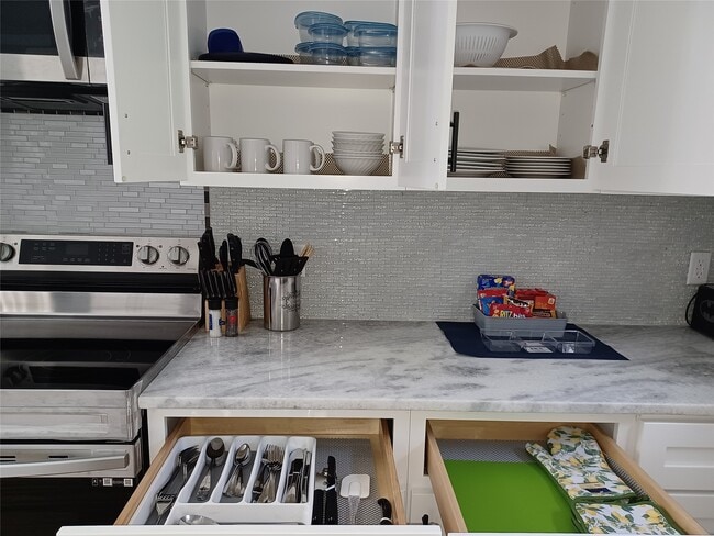 Building Photo - 5815 Schevers St