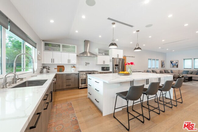 Building Photo - 4629 Cerro Verde Pl