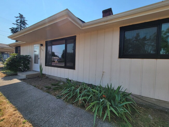 Building Photo - UPDATED Thurston 3 Bedroom HOME with LARGE...