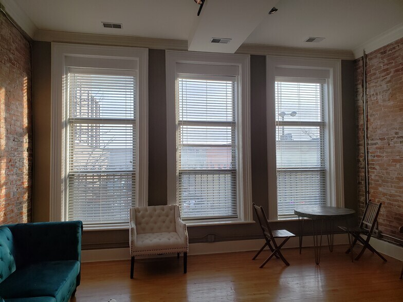 Building Photo - 1623 2nd Ave