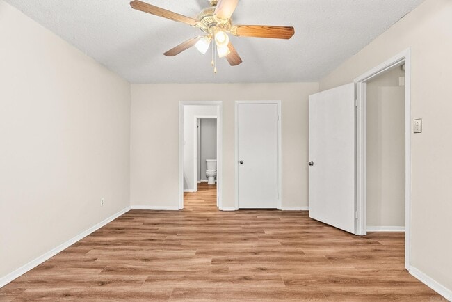 Building Photo - 200 Pine Forest Dr