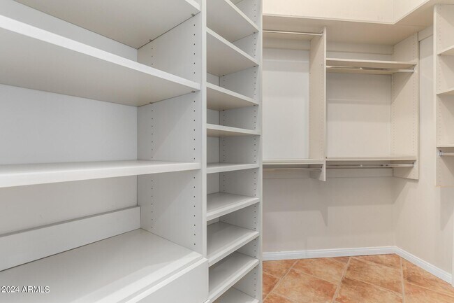 Building Photo - 8924 E Captain Dreyfus Ave