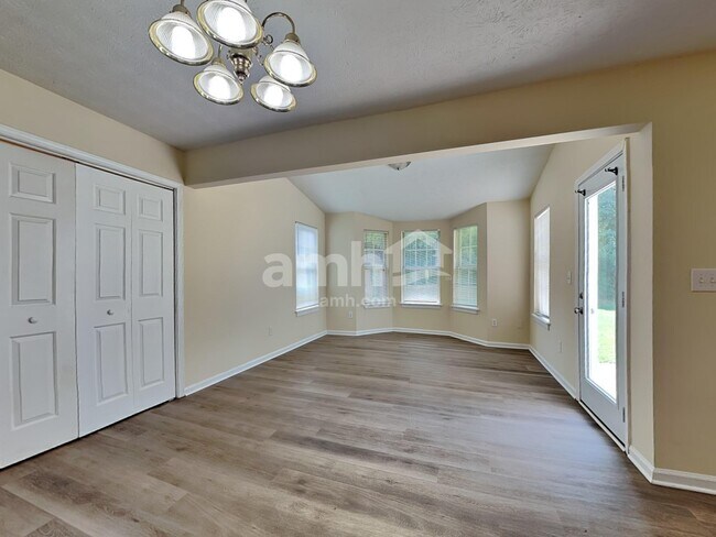 Building Photo - 3548 Grovecrest Way
