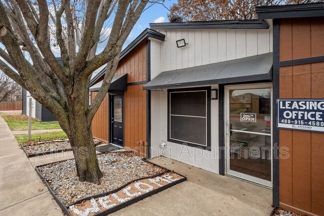 Building Photo - 306 Kings Way Dr