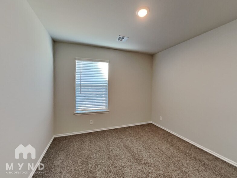 Building Photo - 28175 E 115 St S