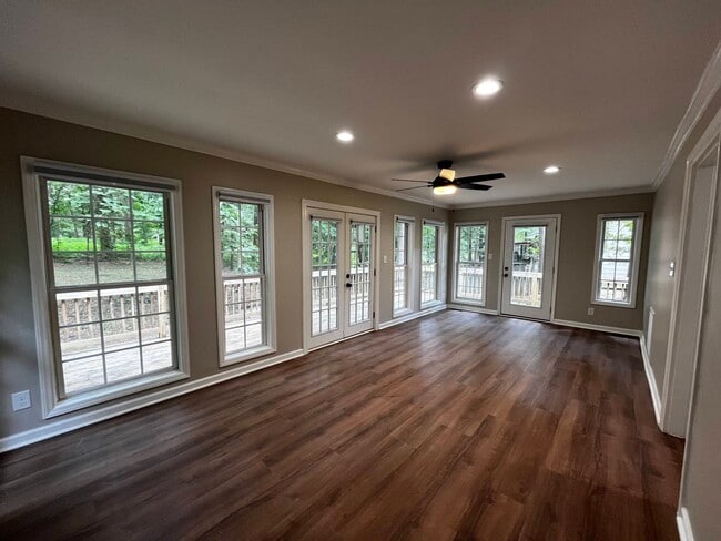 Building Photo - 5620 Blue Spruce Dr