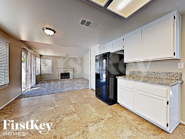 Building Photo - 1683 Black Hills Way