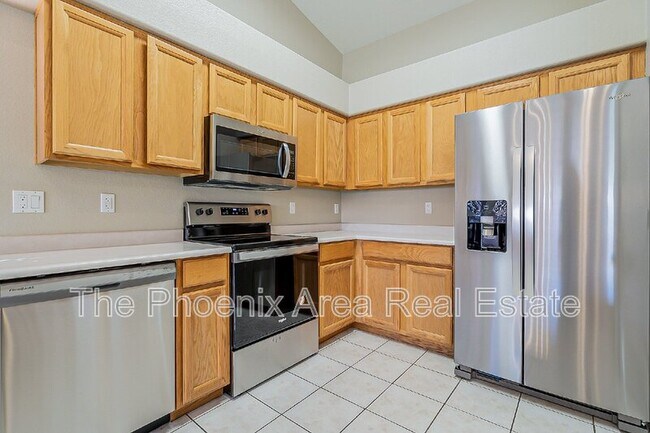 Building Photo - 251 W Windsor Dr