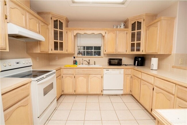 Building Photo - 23 Lilly Cove Dr