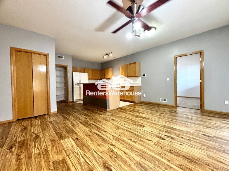 Building Photo - 950 67th St