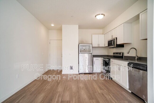 Building Photo - 22025 NE Halsey St