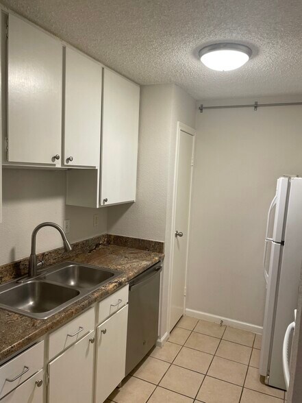 Building Photo - 7950 N Stadium Dr