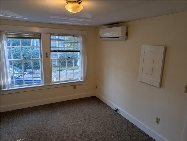 Building Photo - 25 Waterway