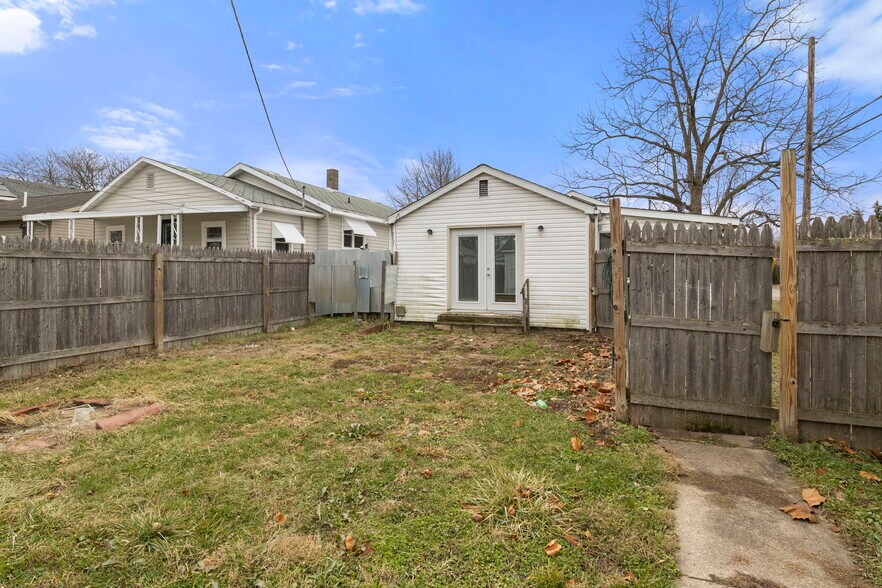 Building Photo - 1450 W 14th St