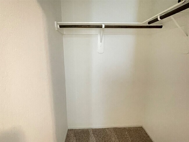 Building Photo - 10418 Quiet Courtyard Rd