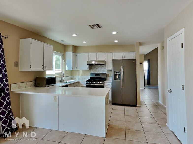 Building Photo - 3233 W Avior Dr