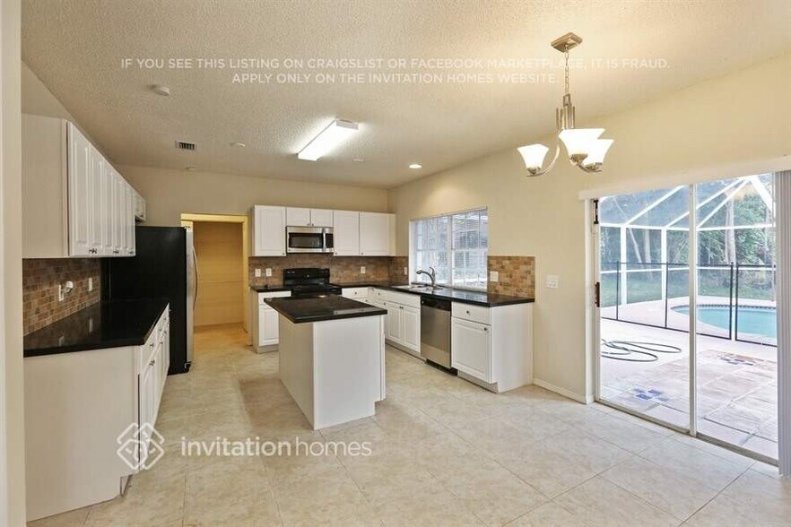 Building Photo - 3855 Sanctuary Dr