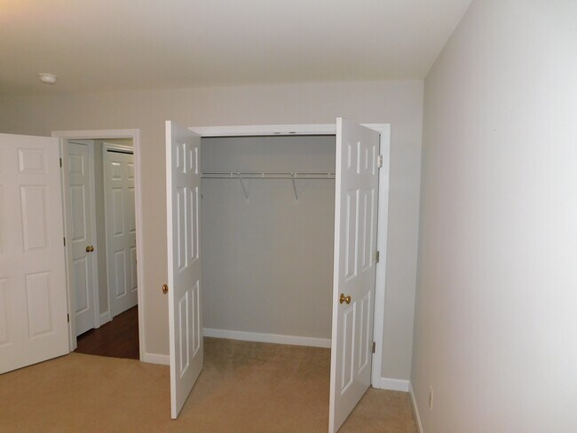 Building Photo - 235 Harbor Landing Dr