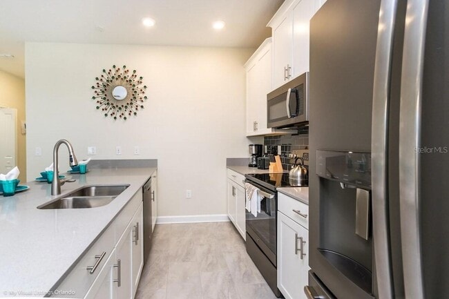 Building Photo - 9007 Stinger Dr
