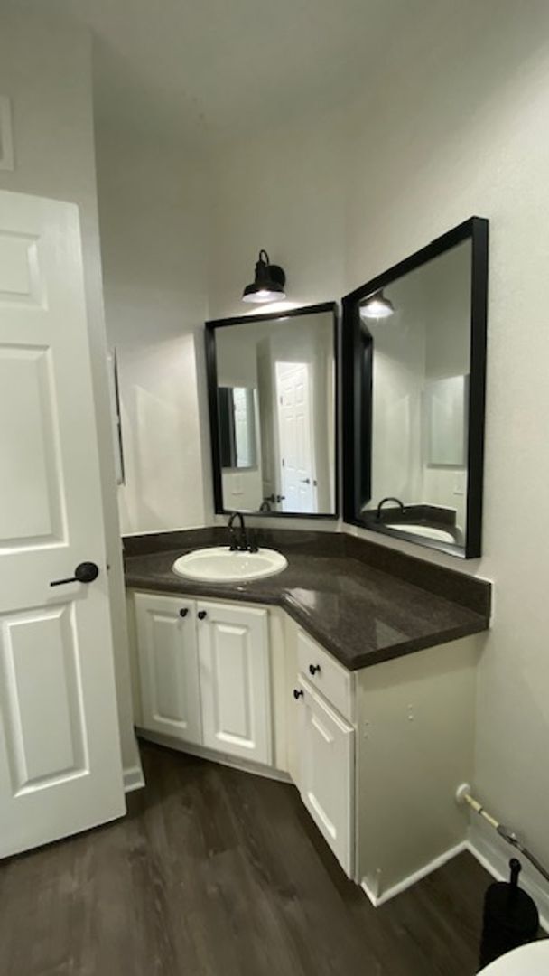 Building Photo - Beautiful 2/2 Condo Fully Remodeled!! A Must See to Appreciate!!