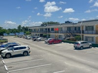 Building Photo - 3240 Lake Osborne Dr
