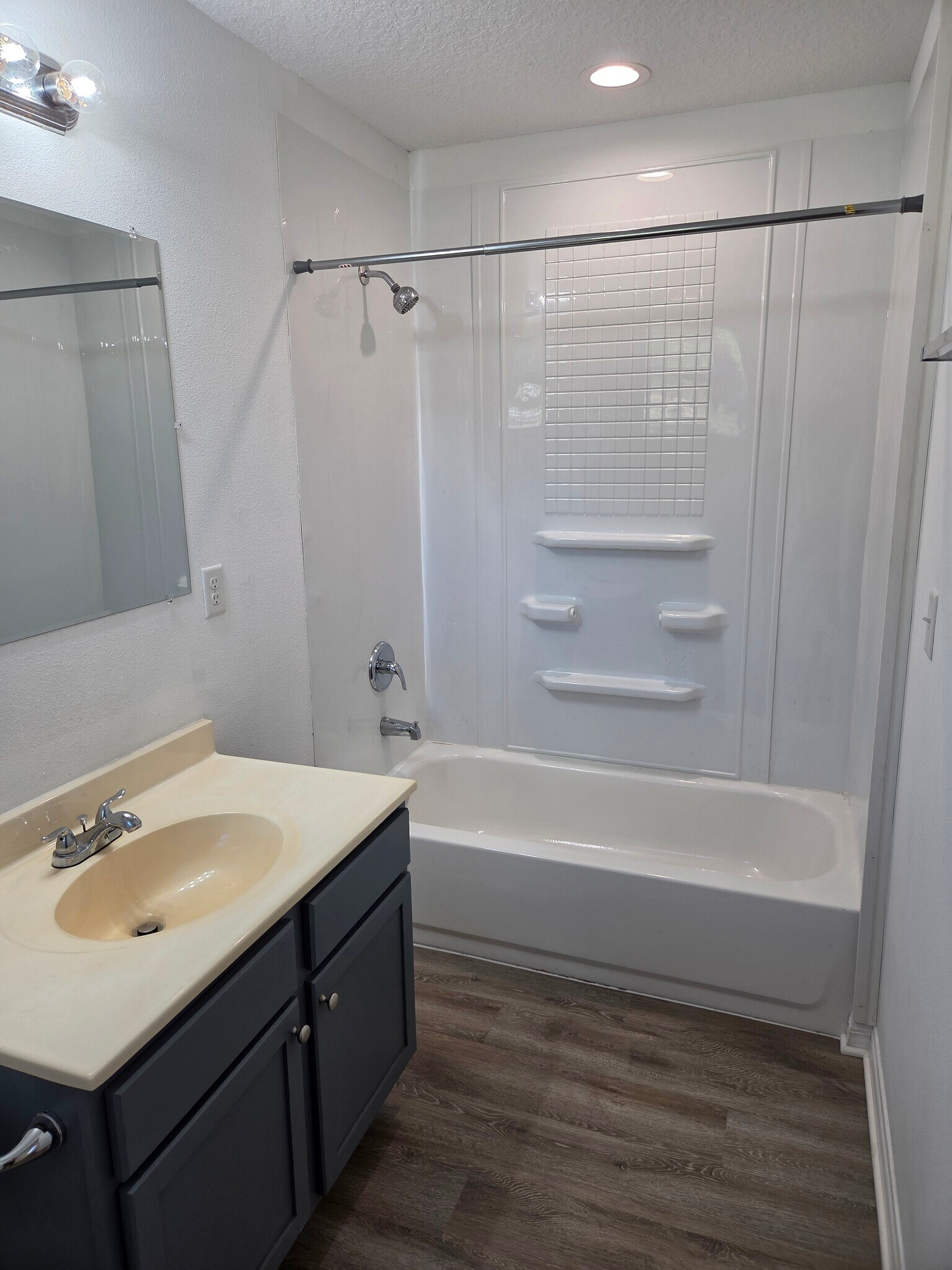 Primary Bathroom - 803 E Hart St