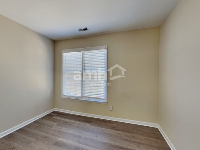 Building Photo - 1 Rosebank Ct