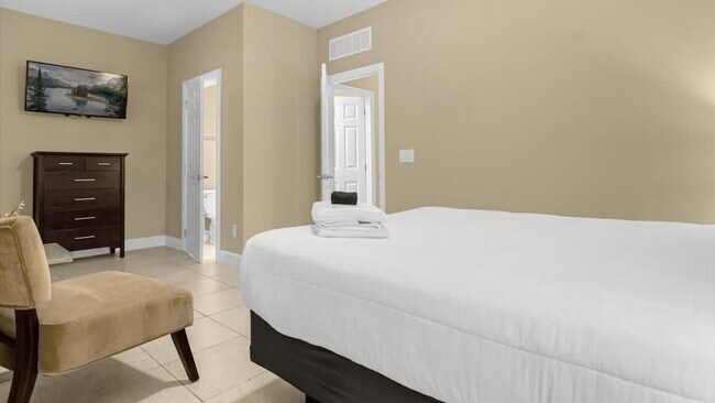 Building Photo - 14545 Damai Ln