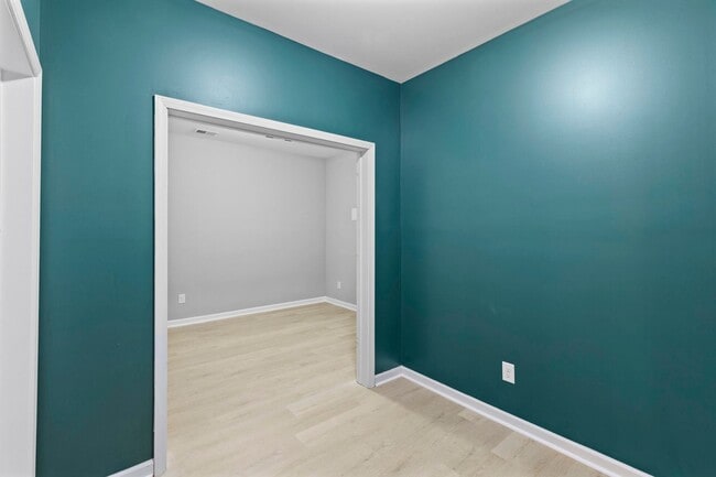 Building Photo - Stunning 3 Story Home in Crawford Creek