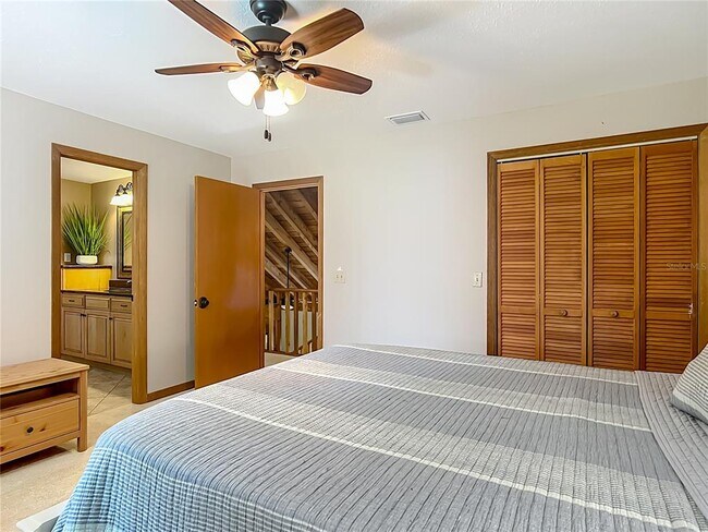 Building Photo - 4661 SW 7th Avenue Rd