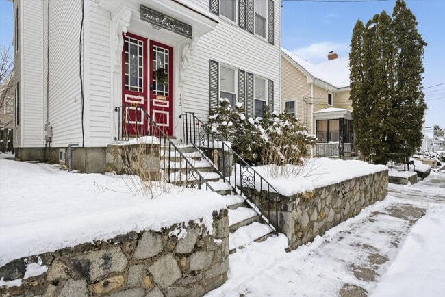 Building Photo - 135 Sagamore St