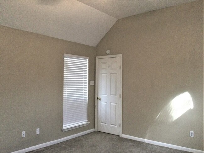 Building Photo - 15007 Red Cedar Bluff Ln