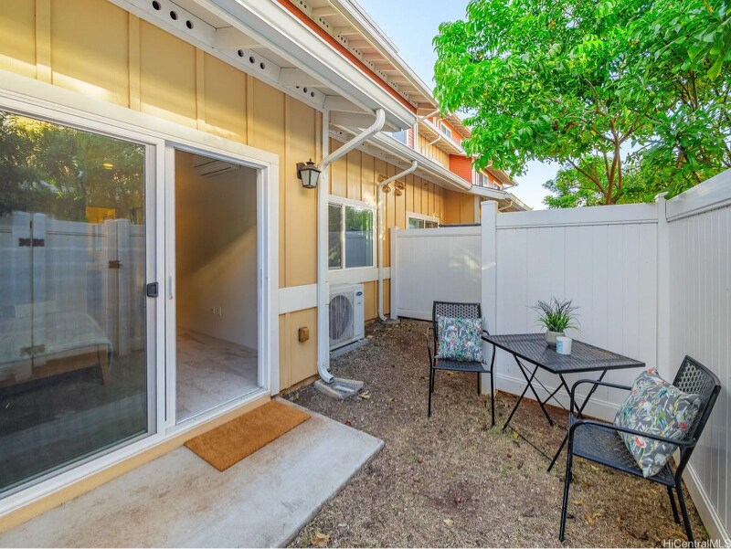 Building Photo - 458 Manawai St