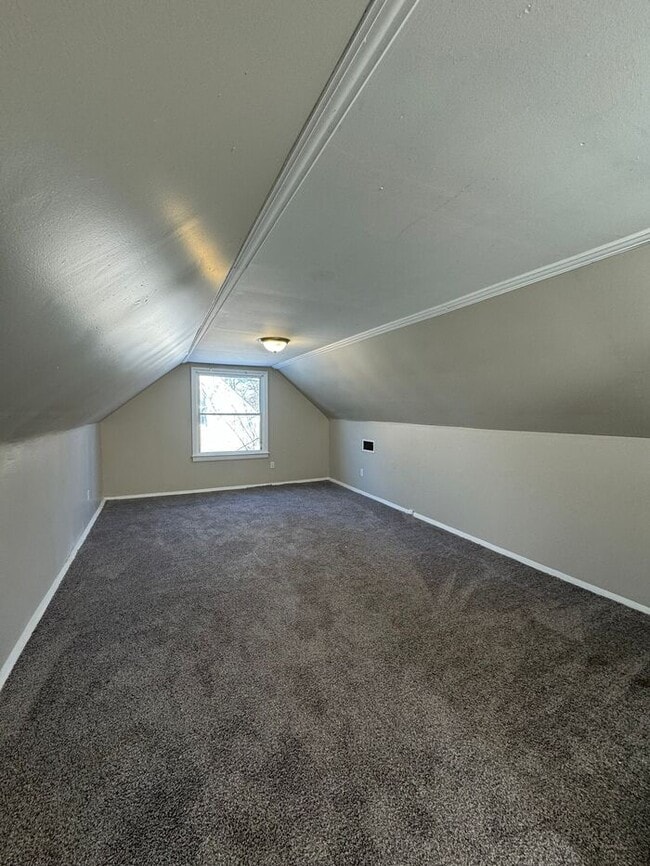 Building Photo - Available Now - 2552_RENWOOD