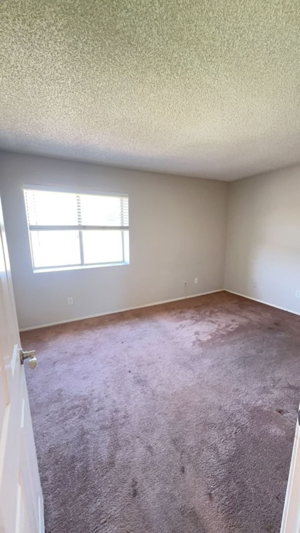Building Photo - AVAILABLE NOW!! 2 Bedroom / 2 Bathroom Townhome in San Bernardino w/ Garage!