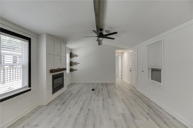 Building Photo - 3685 Fir Dr