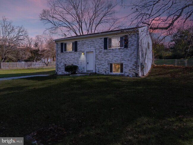 Building Photo - 10100 Le Fevre Dr