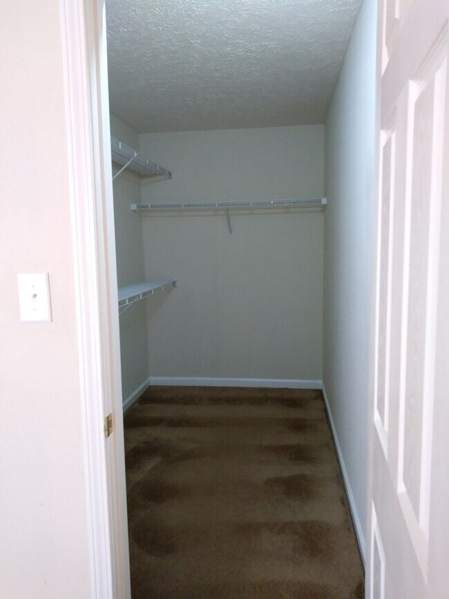 Building Photo - 3428 Heatherwood Tra