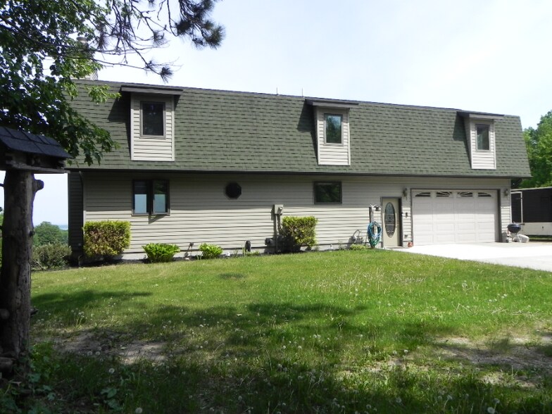Building Photo - 8665 Worden Rd