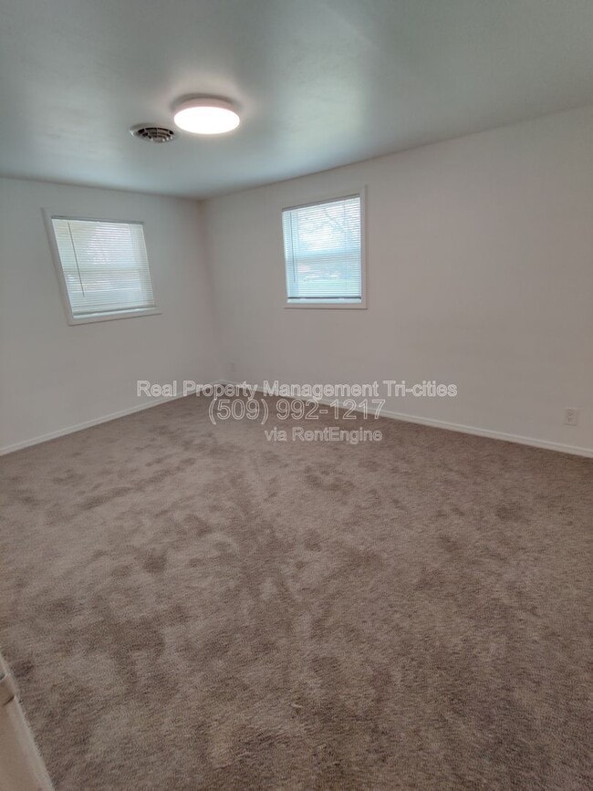 Building Photo - 603 N Ely St