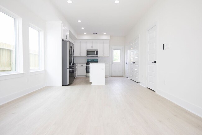 Building Photo - 4137 Mallow St