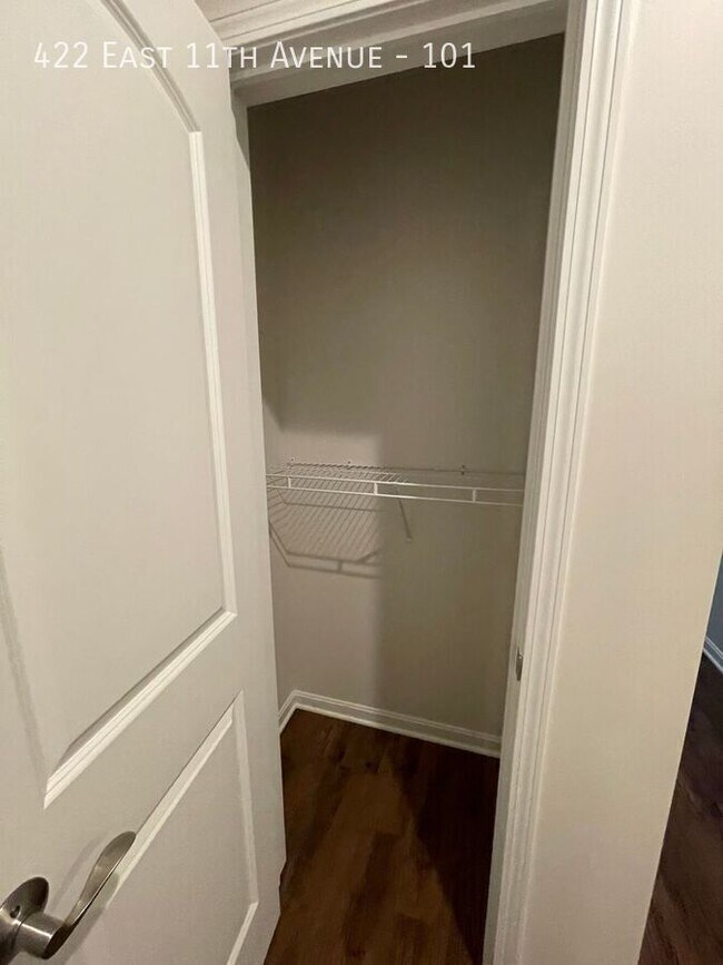 Building Photo - 422 E 11th Ave