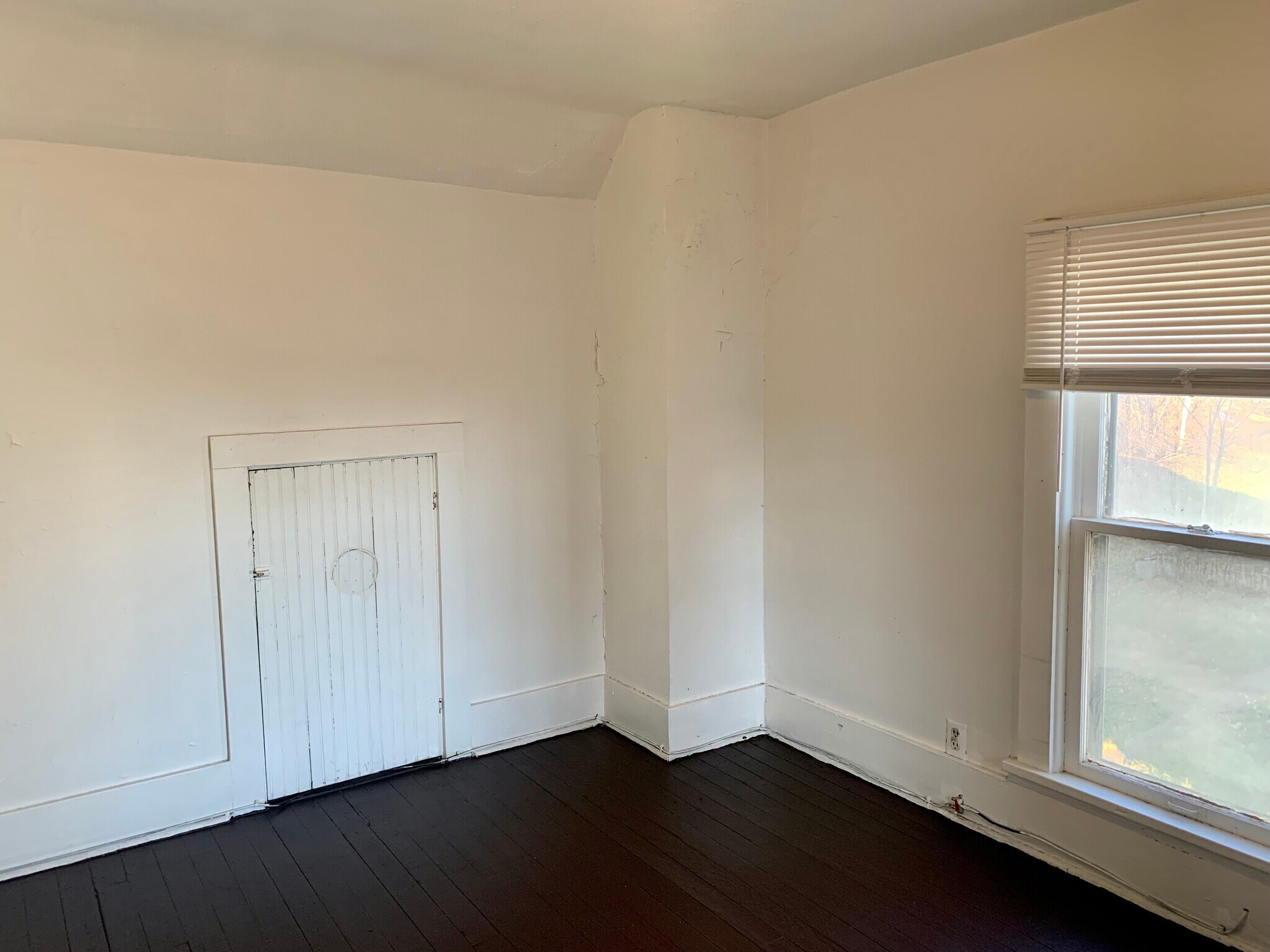 Building Photo - 1721 3rd St NE