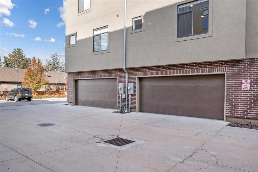 Building Photo - 1411 E Komenda Way