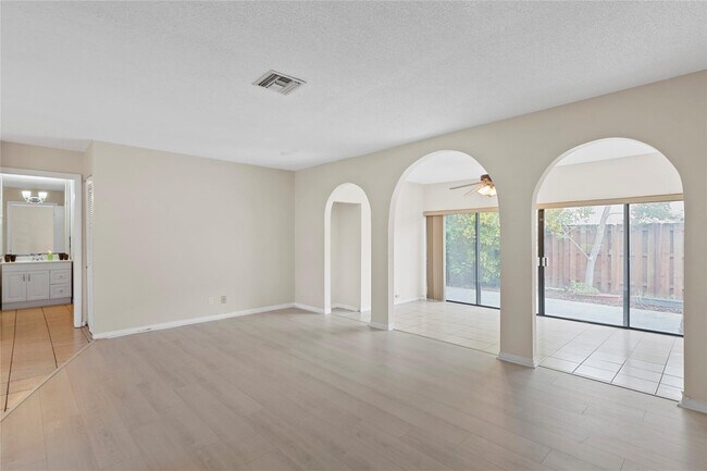 Building Photo - 2516 SW 74th Terrace