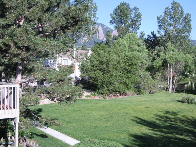Building Photo - 4845 W Moorhead Cir