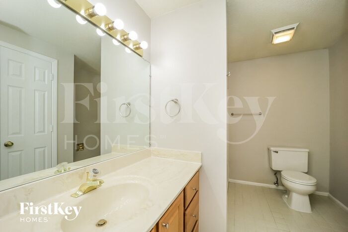 Building Photo - 1303 Wakefield Pl