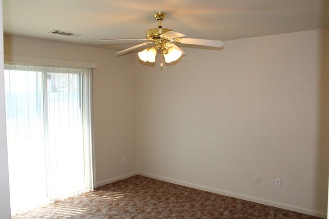 Building Photo - 3720 Vinewood Dr