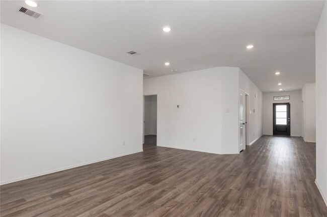 Building Photo - 19108 Sonora Chase Dr